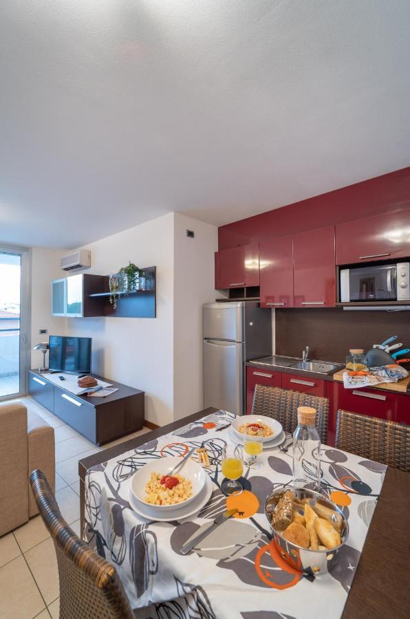 Residenza Ore Felici Lignano Sabbiadoro Esterno foto